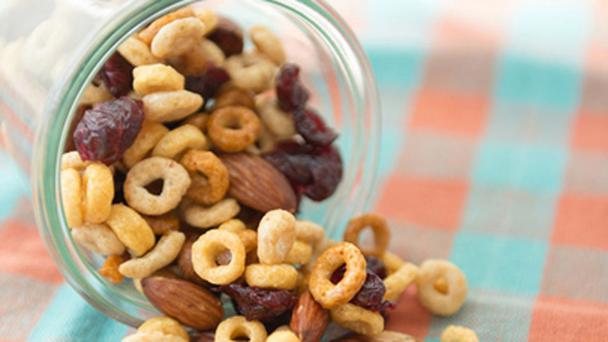 Gluten-Free Fruit and Nut Snack Mix