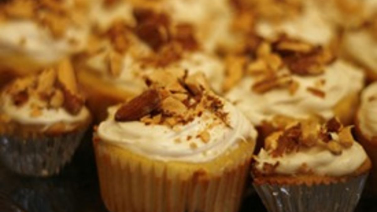 Chocolate Almond Summer Squash Cupcakes