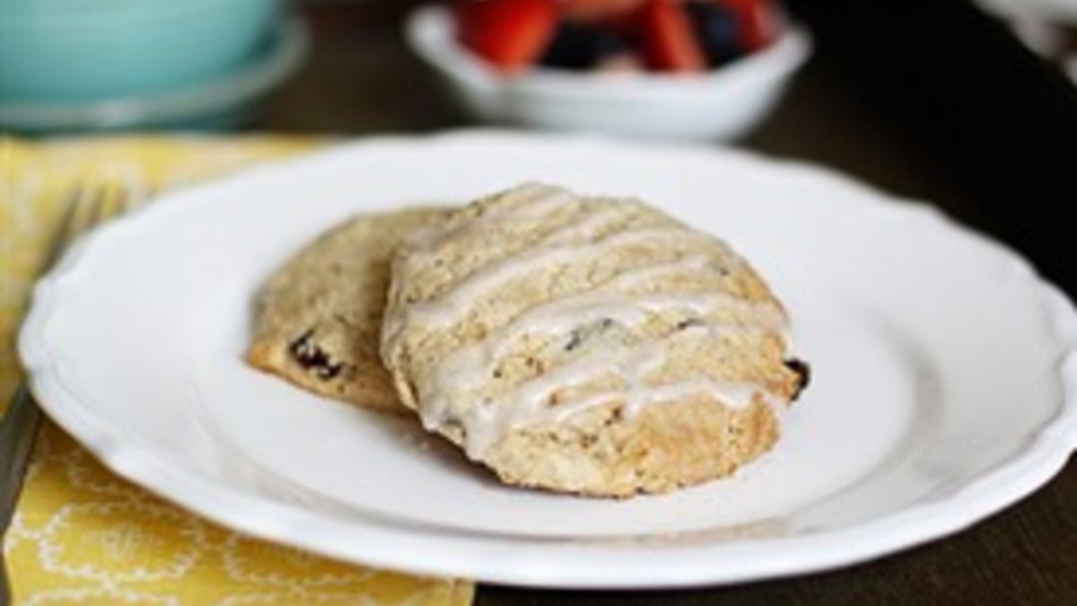 Oatmeal Raisin Scones