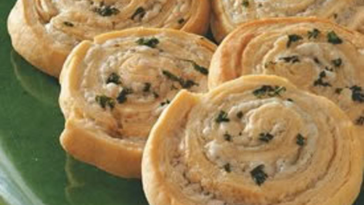 Easy Cheddar Twisters 