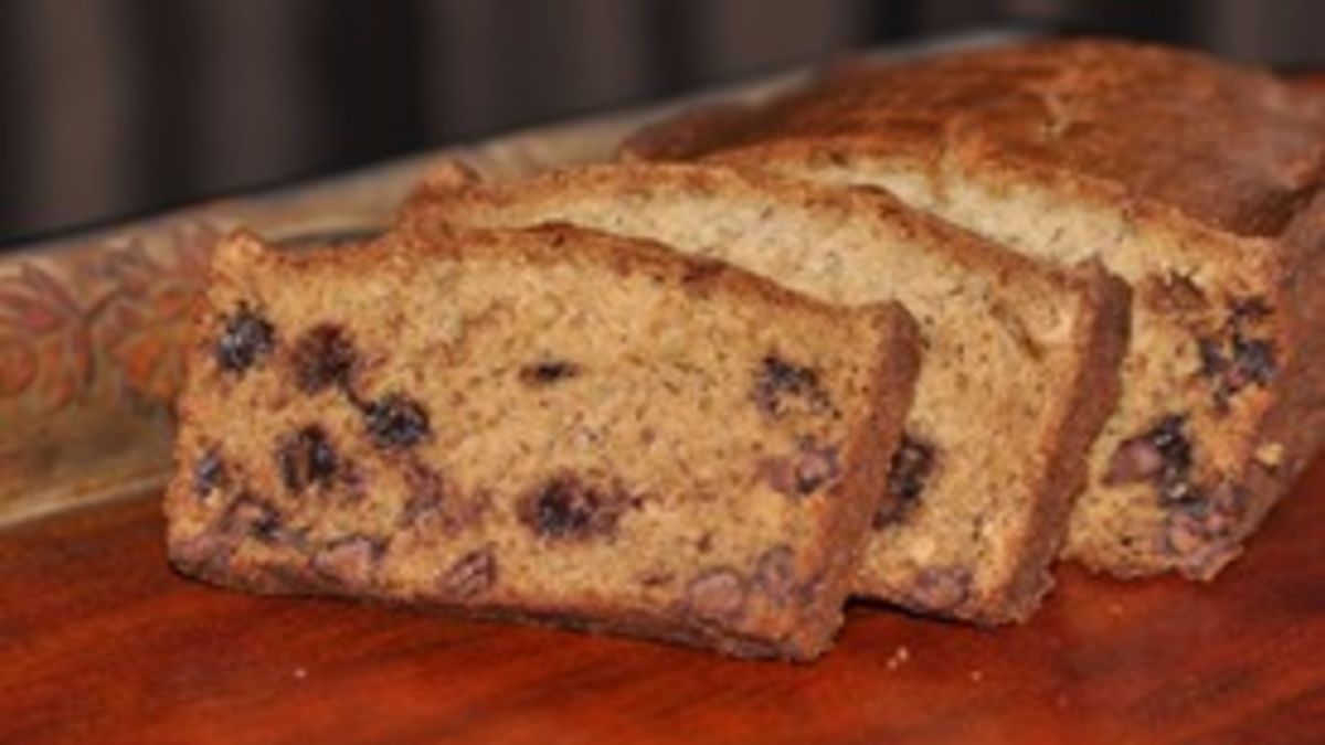Banana Bread with Milk-Chocolate Chips