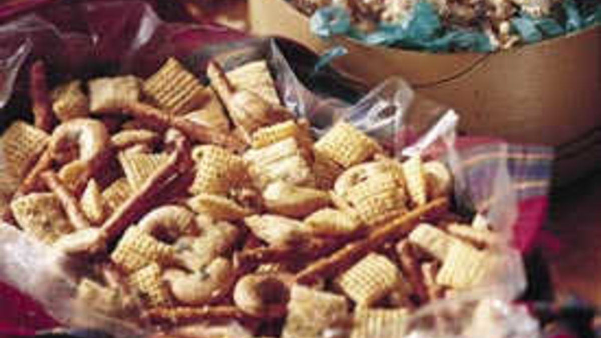 Herbed Cashew Snack Mix