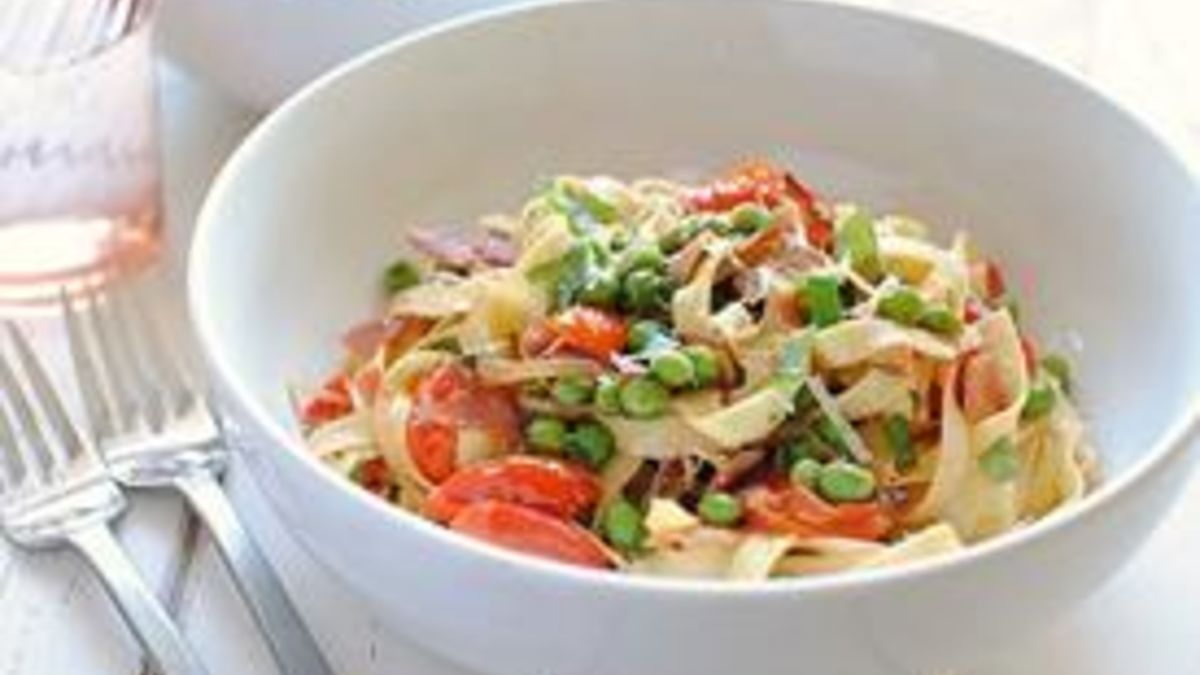 Pasta Fresca with Prosciutto, Peas and Tomatoes