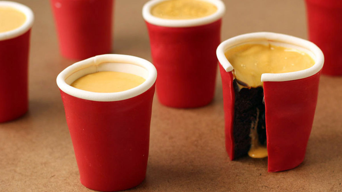 Red Cup Cakes