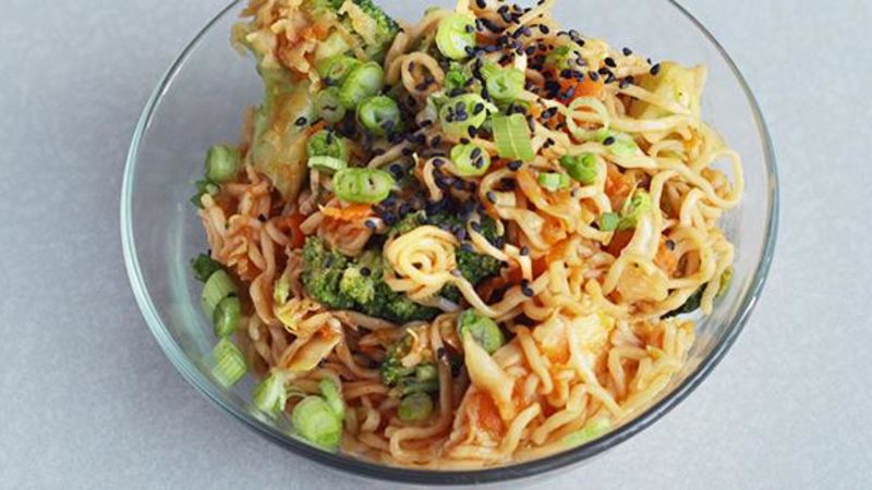 Chicken Yakisoba with Sriracha Recipe - Tablespoon.com