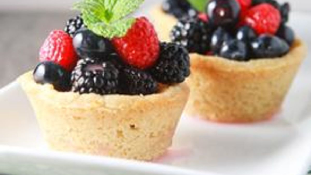 Sugar Cookie Berry Cups