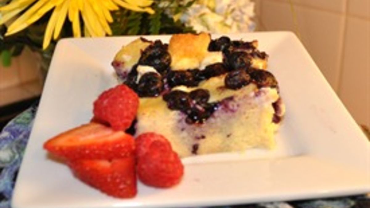 Blueberry Breakfast Bake with Maple Syrup