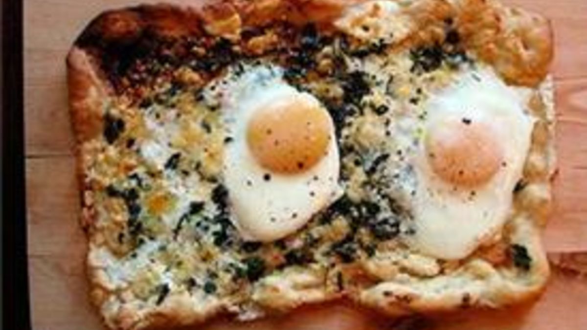 Egg and Cheese Breakfast Pizza