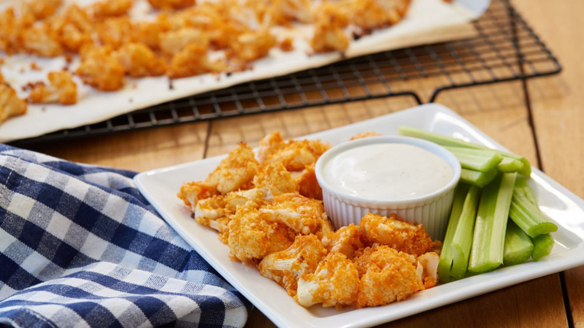 Easy Buffalo Cauliflower Bites