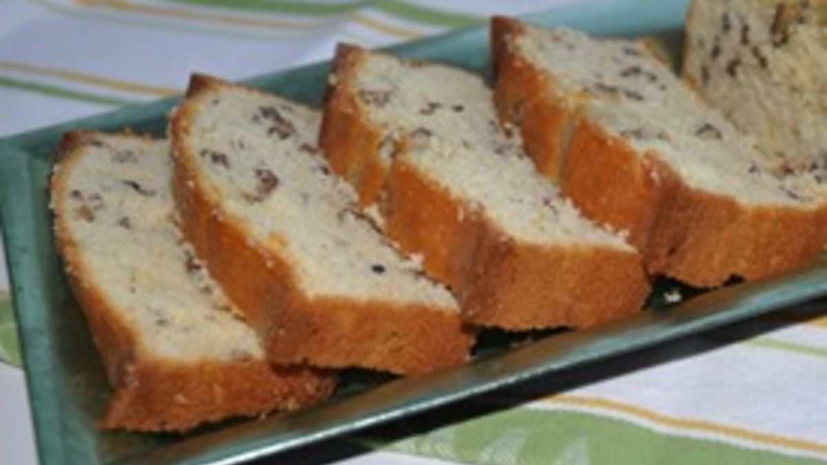 Luscious Lemon Pecan Bread
