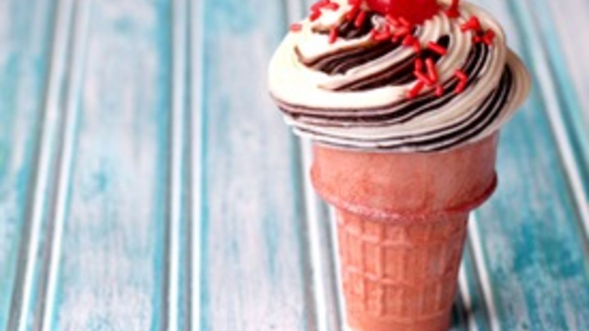 Swirly Ice Cream Cone Cupcakes