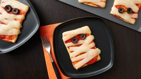 How to Make Crescent Mummy Pizzas Video