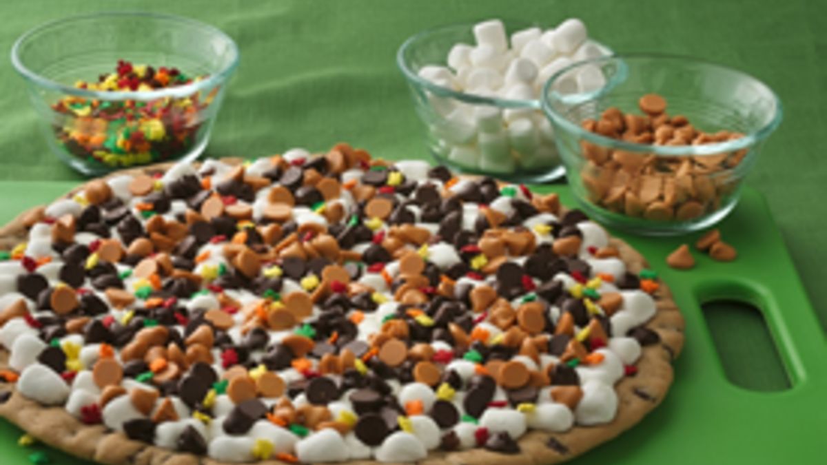 Thanksgiving Cookie Pizza 