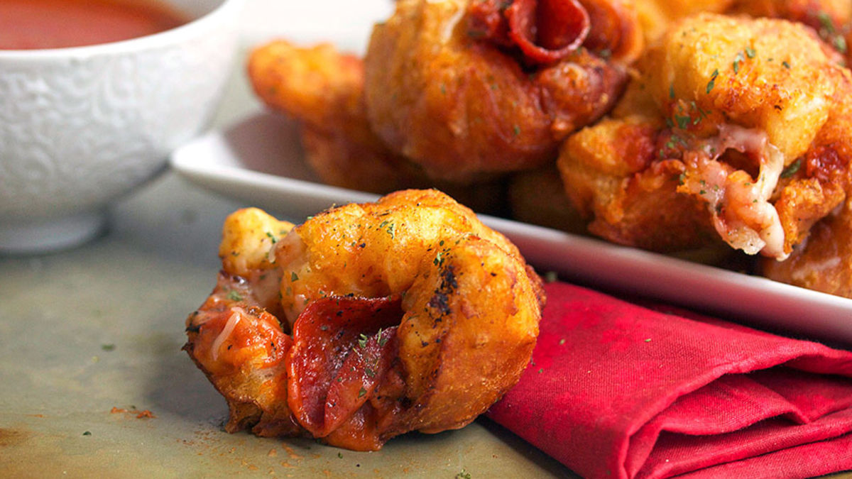 Pepperoni Pizza Bombs