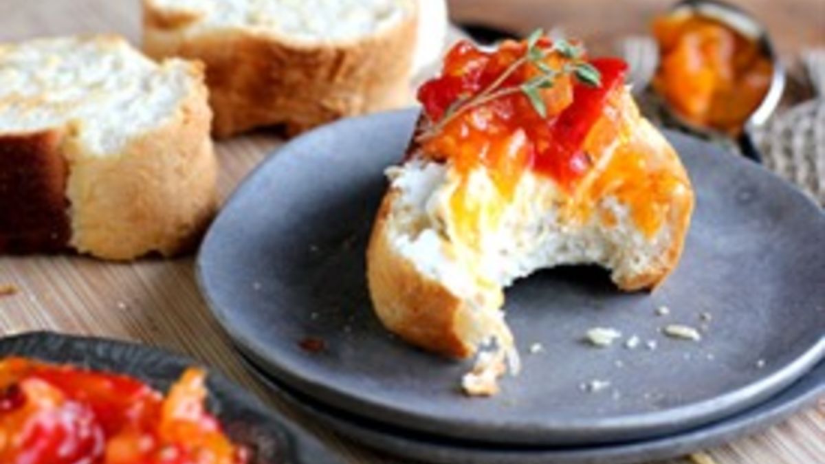 Sweet Tomato Crostini