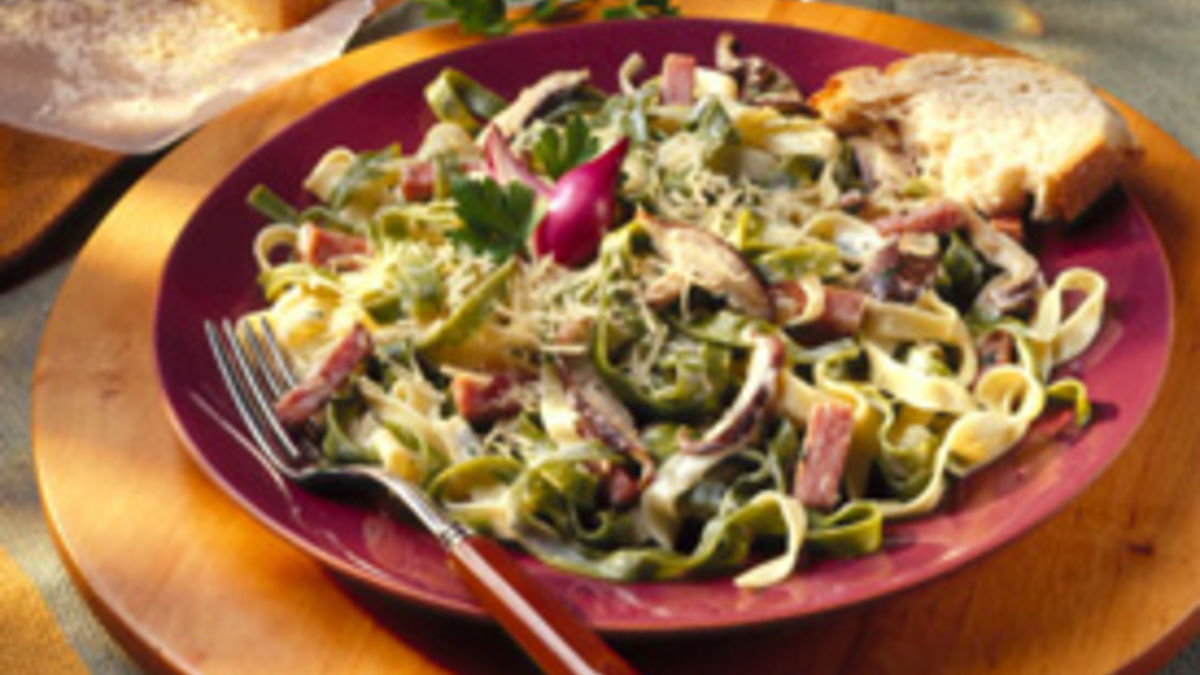 Straw and Hay Pasta