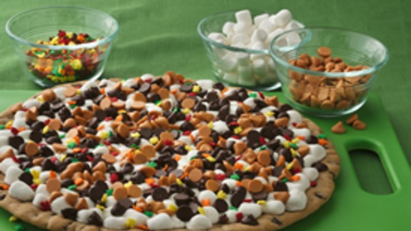 Thanksgiving Cookie Pizza Recipe - Pillsbury.com