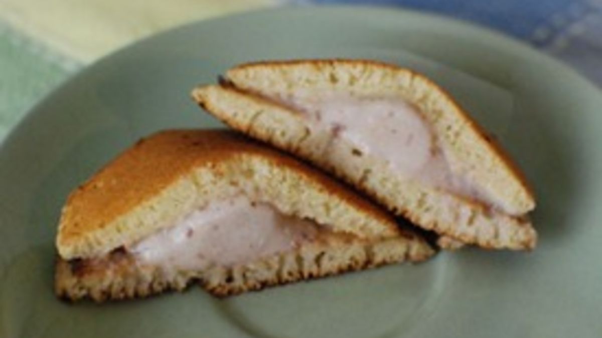 Dorayaki Ice Cream Sandwiches (Easy Version)