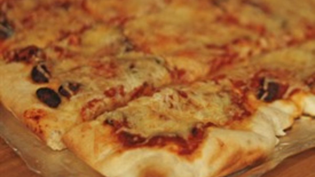 Chili Cheese Pizza