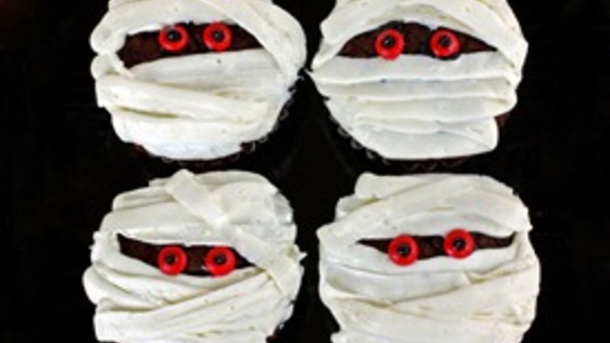 Mummy Cupcakes