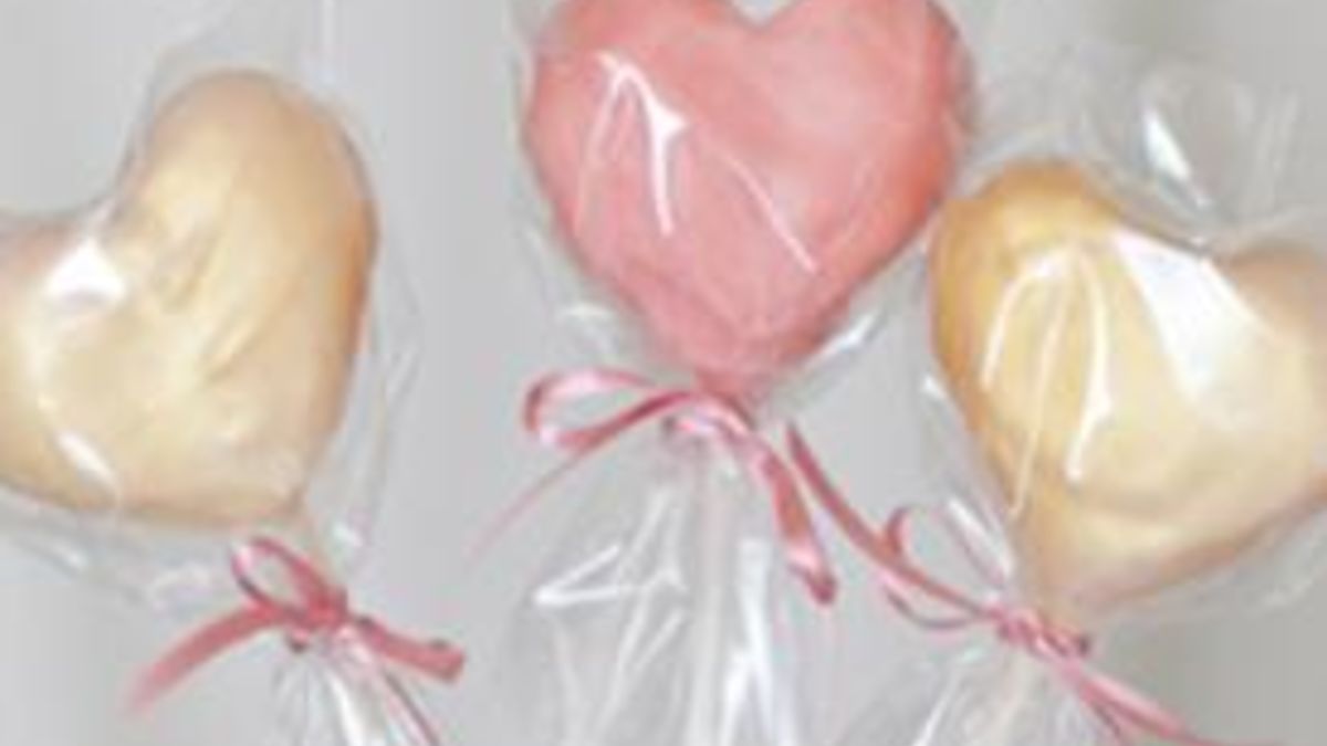 Heart-Shaped Cake Pops