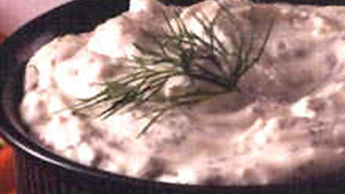 Creamy Low-Calorie Dill Dip
