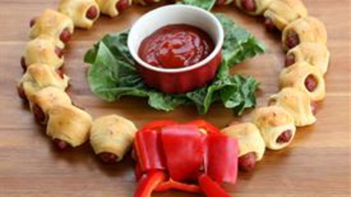 Mini Crescent Dog Wreath
