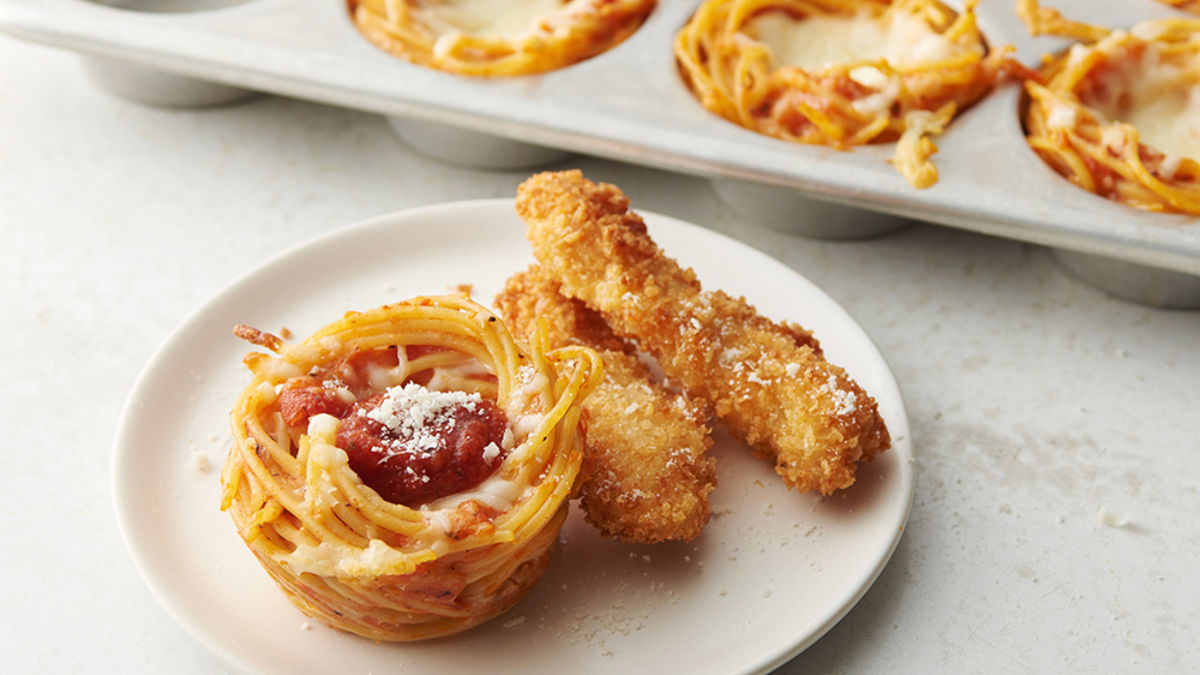 Chicken Parmesan and Pasta Muffin Cups