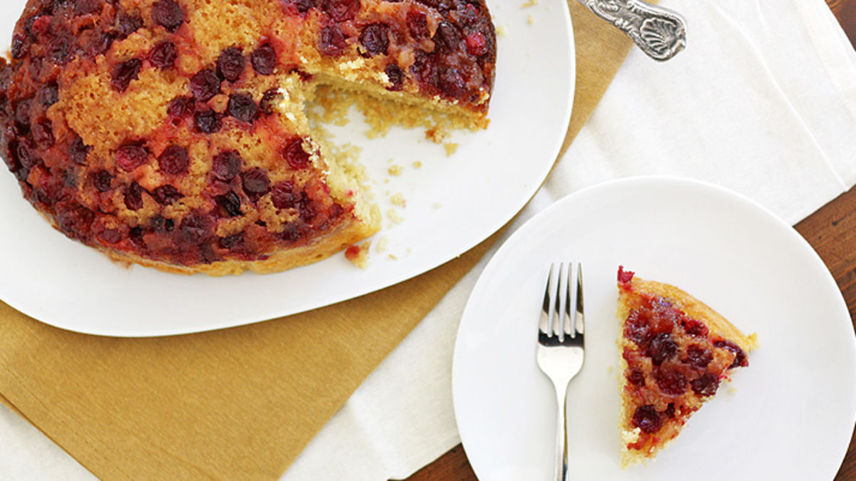 Slow-Cooker Cranberry Upside-Down Cake