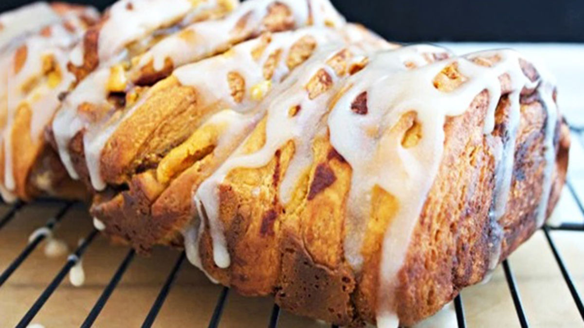 Pumpkin Cheesecake Pull-Apart Bread