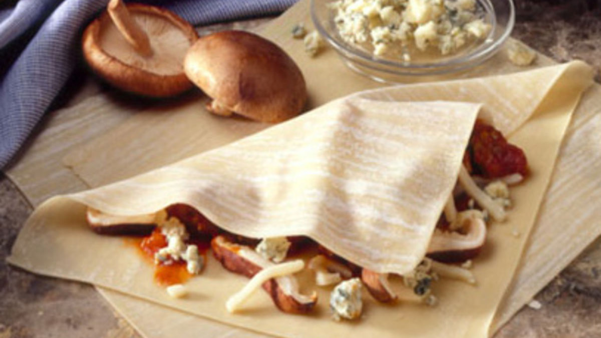 Sausage-Mushroom Pasta Calzones