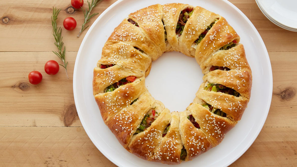 Veggie-Stuffed Holiday Crescent Wreath
