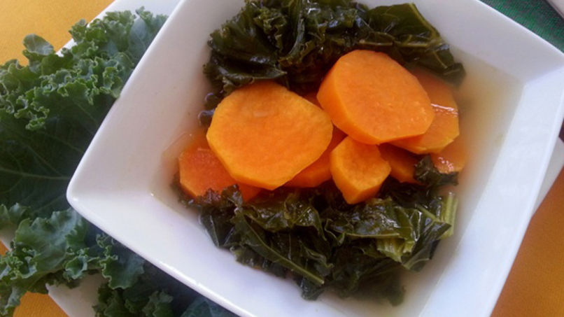 Sopa de Col Rizada con Batatas