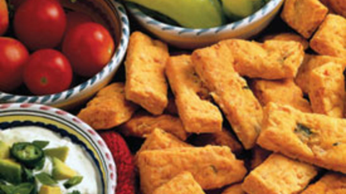 Cheddar-Salsa Biscuit Bites