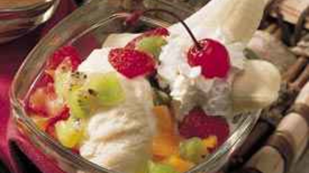 Banana Splits with Fruit Salsa