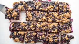 How to Make Blueberry Crumble Breakfast Bars Video