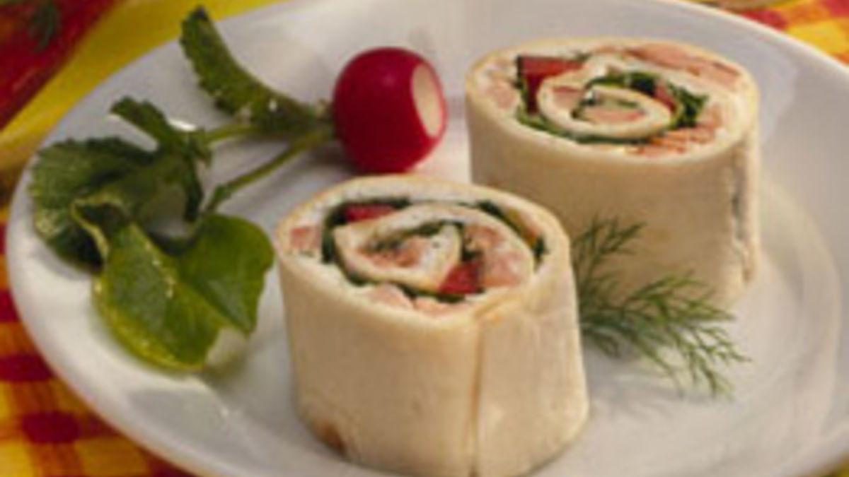 Salmon-Spinach Pinwheels