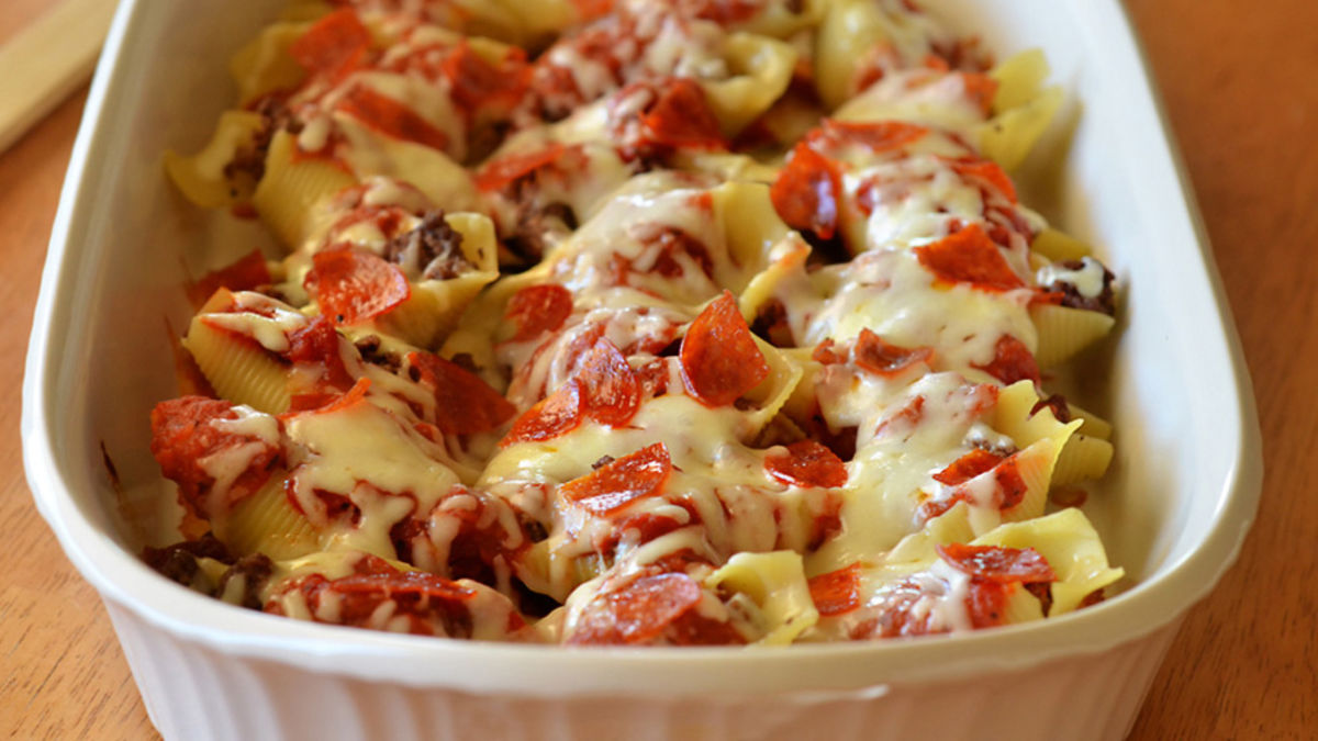 Pizza-Stuffed Pasta Shells