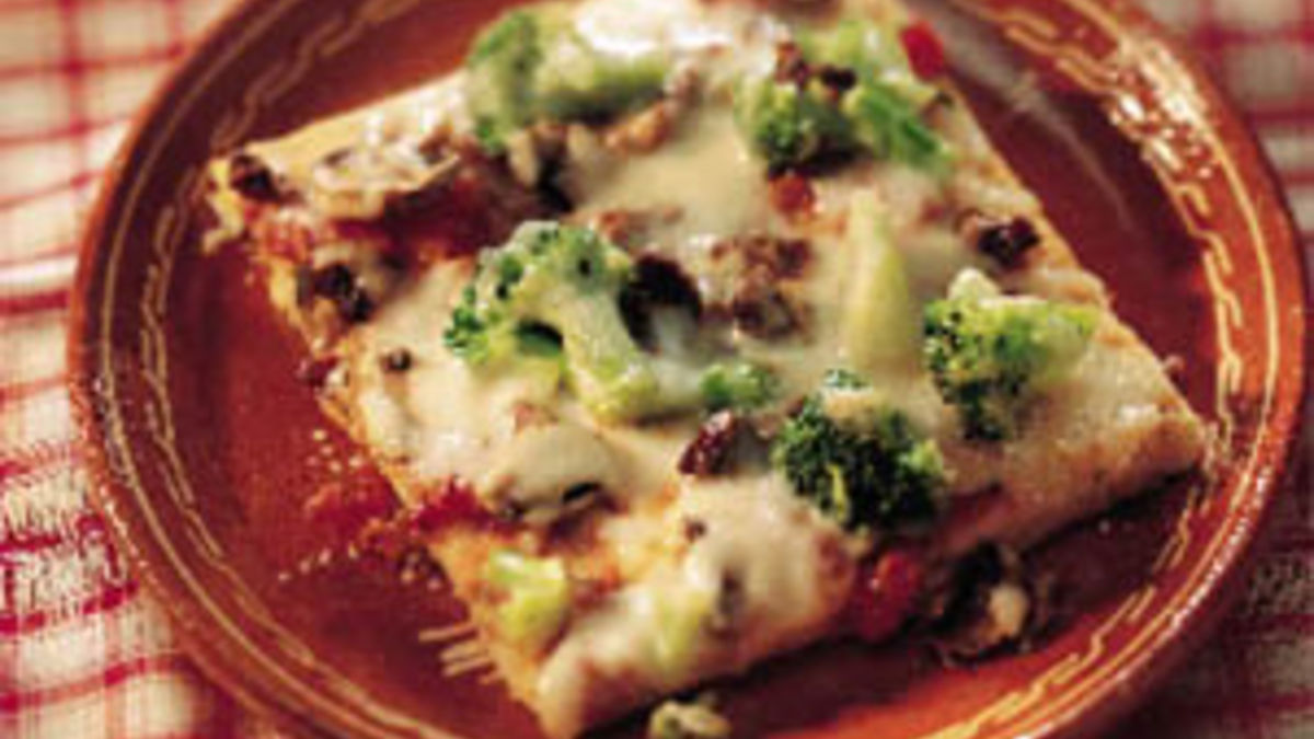 Italian Broccoli and Provolone Pizza