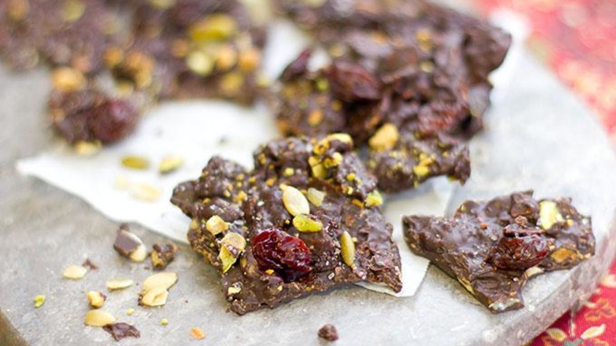 Skinny No-Bake Dark Chocolate Snaps
