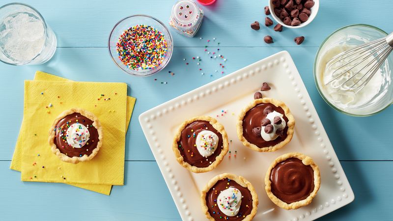 Mini Chocolate Pudding Pies