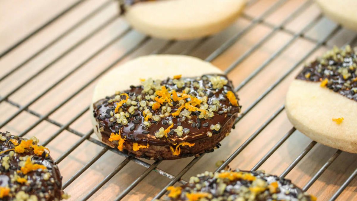 Crispy Quinoa Shortbread Cookies