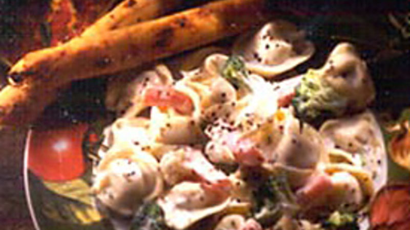 Garlic-Herb Vegetable Tortellini Recipe - Pillsbury.com