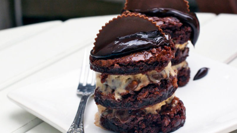 Mini Peanut Butter Crunch Ice Cream Cakes Recipe - BettyCrocker.com