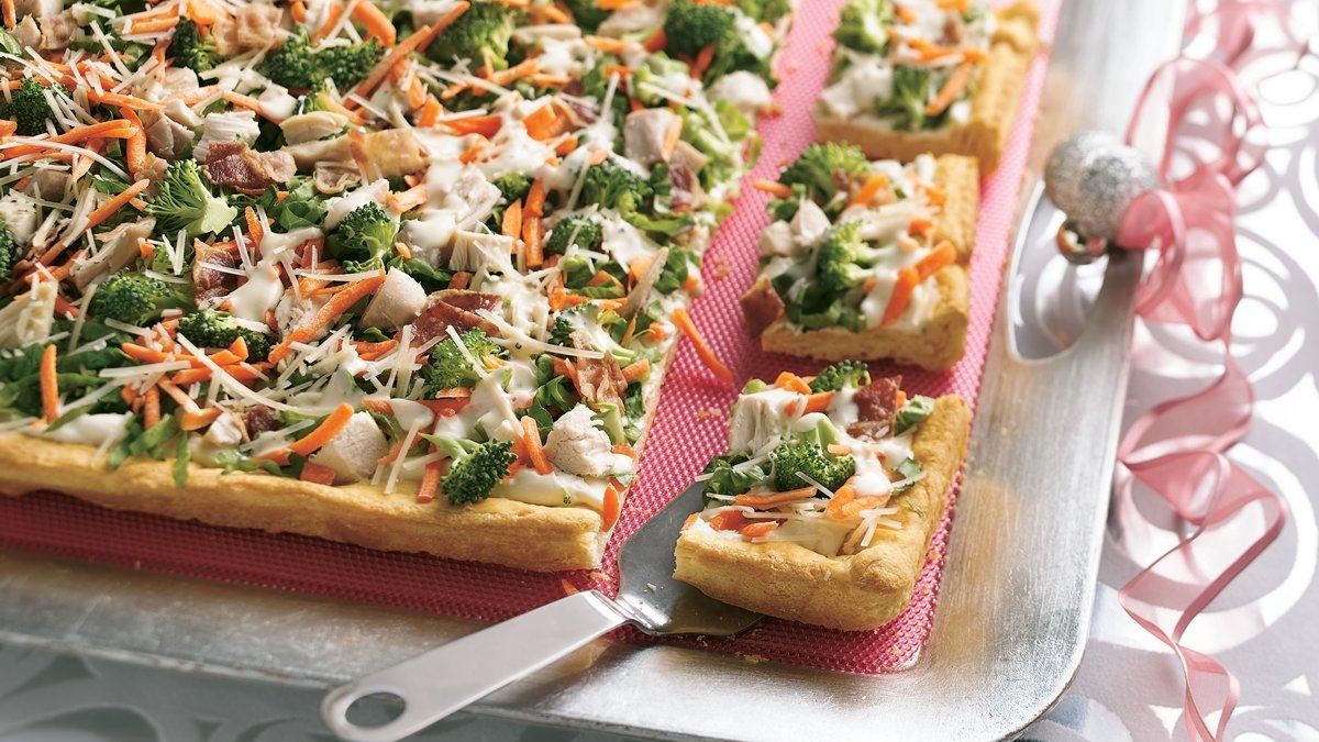 caesar chicken and veggie appetizer pizza