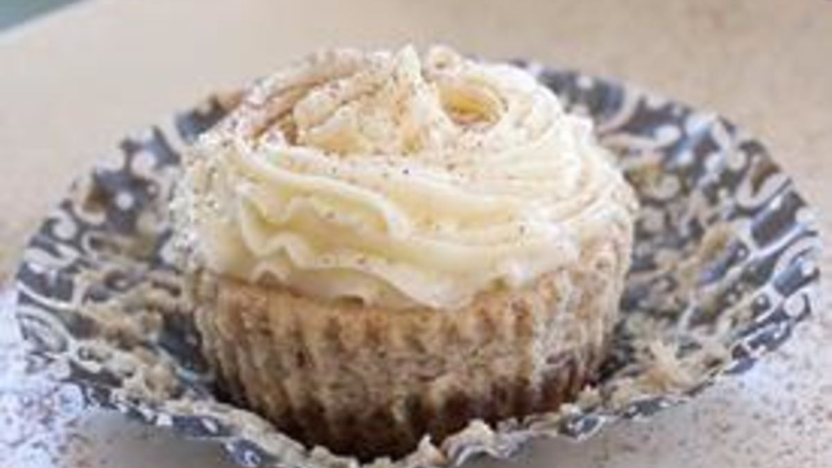 Mini Apple Cinnamon Cheesecakes