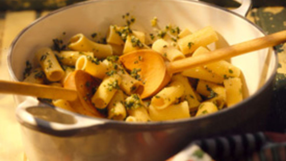 Rigatoni with Basil Pesto