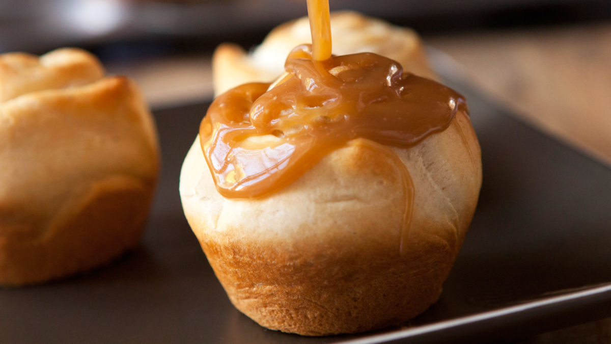 Caramel Apple Cinnamon Rolls
