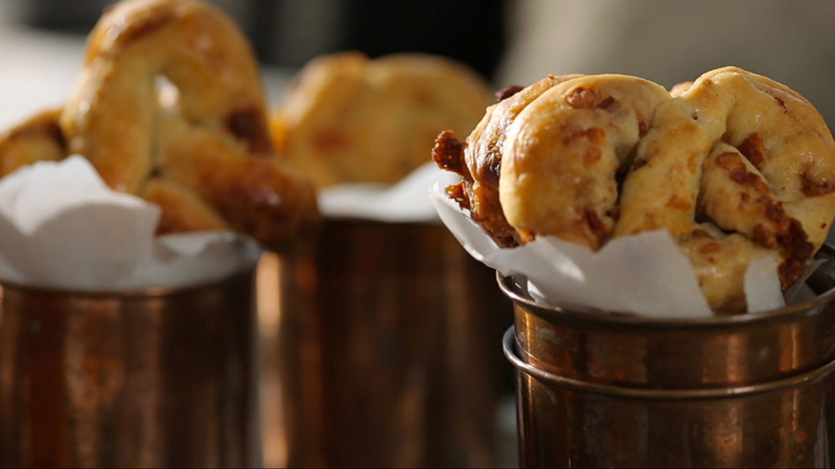 Easy Cheesy Bacon Pretzels