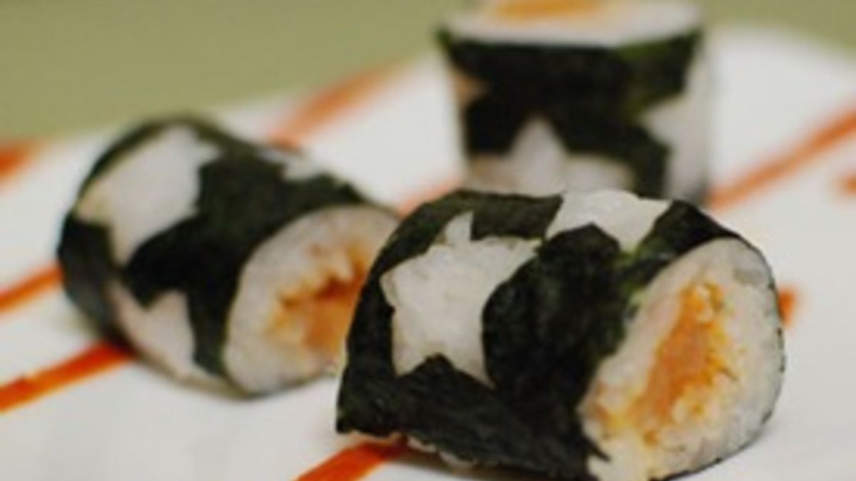 Spicy Salmon Star Rolls